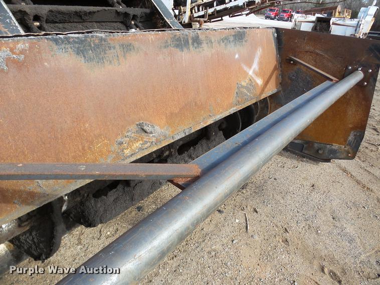 image for item DB5465 2002 Roadtec SB2500C Shuttle Buggy material transfer vehicle