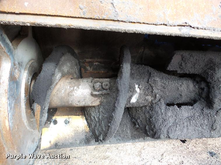 image for item DB5465 2002 Roadtec SB2500C Shuttle Buggy material transfer vehicle