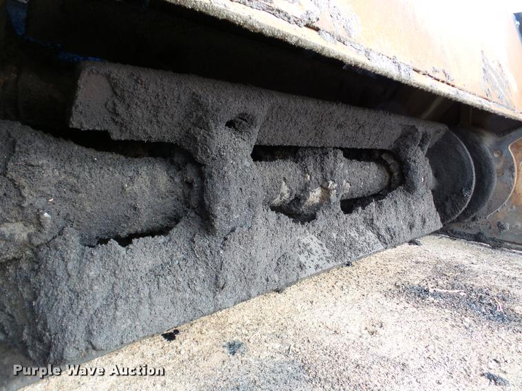 image for item DB5465 2002 Roadtec SB2500C Shuttle Buggy material transfer vehicle