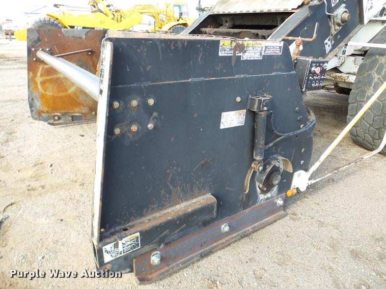 image for item DB5465 2002 Roadtec SB2500C Shuttle Buggy material transfer vehicle