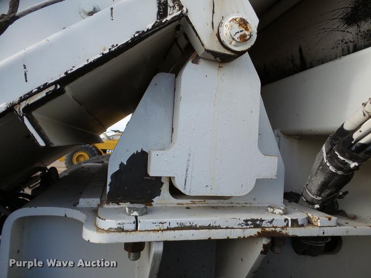 image for item DB5465 2002 Roadtec SB2500C Shuttle Buggy material transfer vehicle