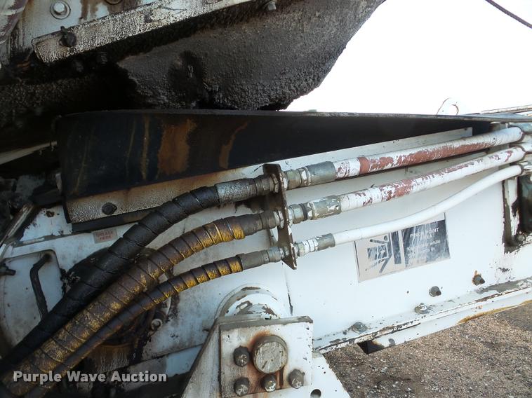 image for item DB5465 2002 Roadtec SB2500C Shuttle Buggy material transfer vehicle