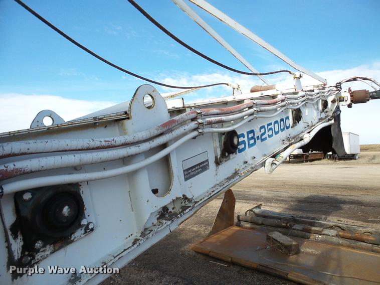 image for item DB5465 2002 Roadtec SB2500C Shuttle Buggy material transfer vehicle