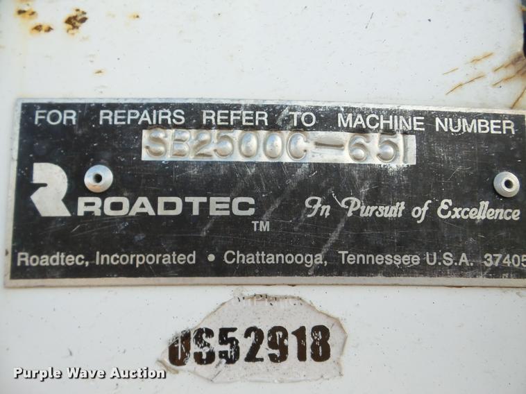 image for item DB5465 2002 Roadtec SB2500C Shuttle Buggy material transfer vehicle