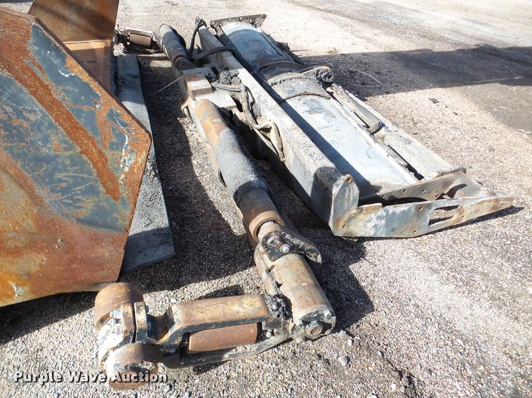 image for item DB5465 2002 Roadtec SB2500C Shuttle Buggy material transfer vehicle