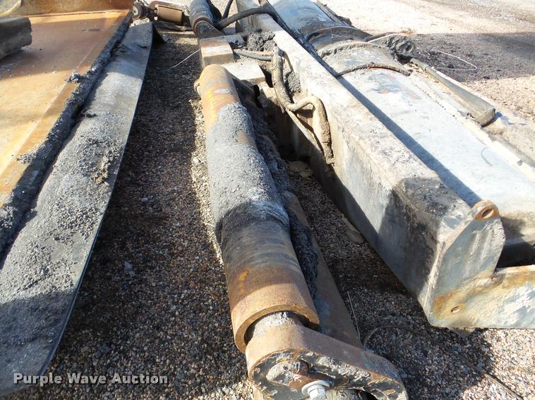 image for item DB5465 2002 Roadtec SB2500C Shuttle Buggy material transfer vehicle