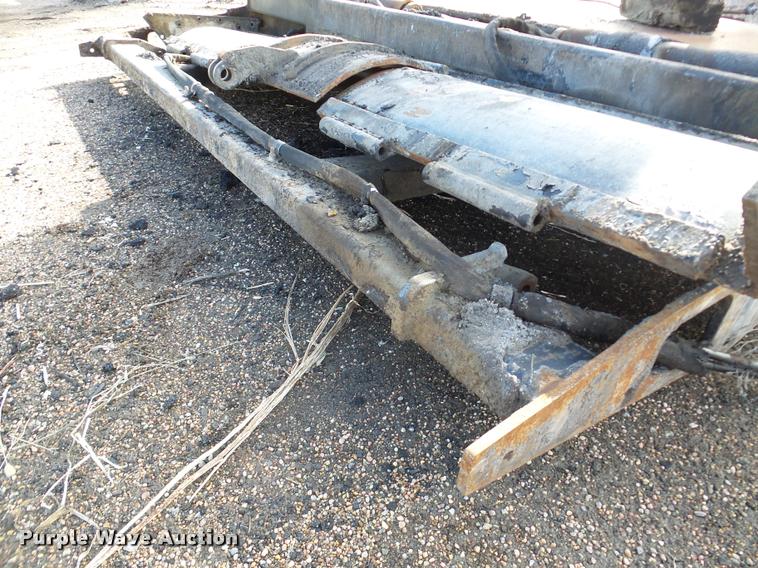 image for item DB5465 2002 Roadtec SB2500C Shuttle Buggy material transfer vehicle