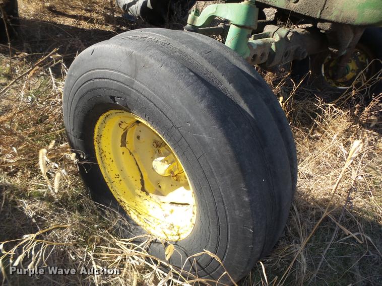 image for item L4242 1966 John Deere 4020 tractor