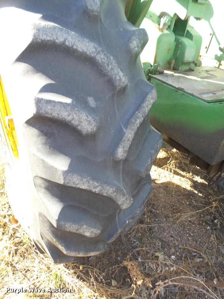 image for item L4242 1966 John Deere 4020 tractor