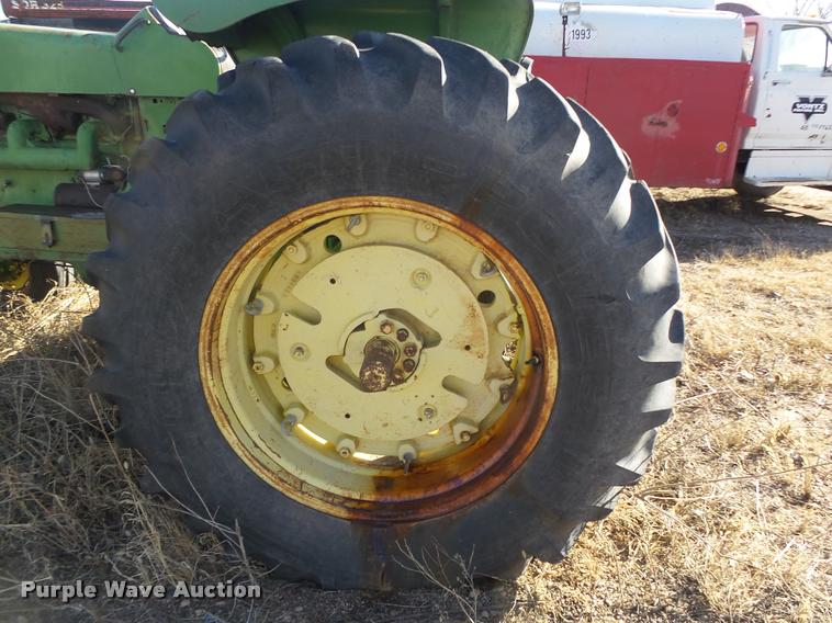 image for item L4242 1966 John Deere 4020 tractor