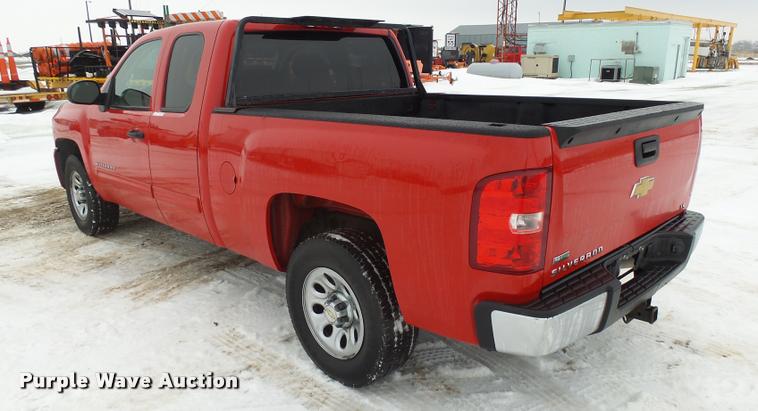 image for item AL9000 2011 Chevrolet Silverado 1500 LS Ext. Cab pickup truck