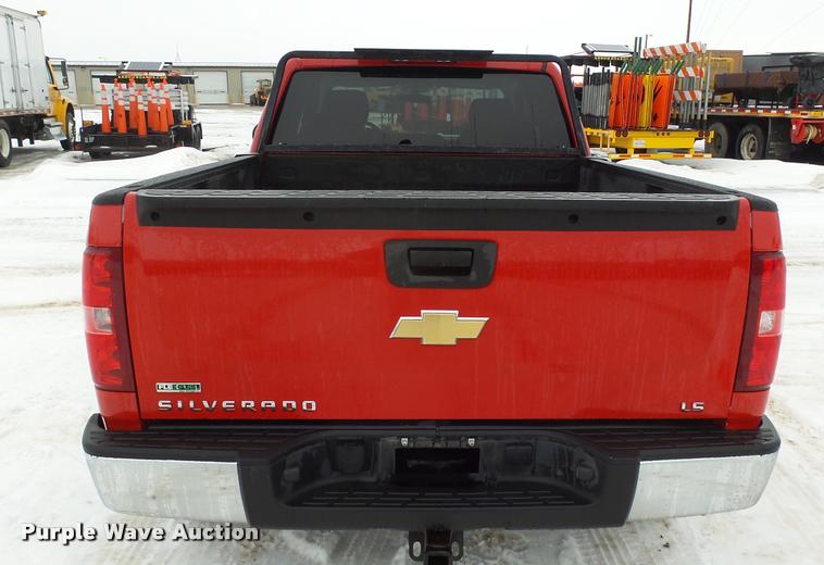 image for item AL9000 2011 Chevrolet Silverado 1500 LS Ext. Cab pickup truck