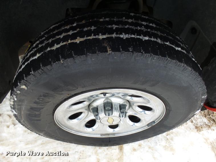 image for item AL9000 2011 Chevrolet Silverado 1500 LS Ext. Cab pickup truck