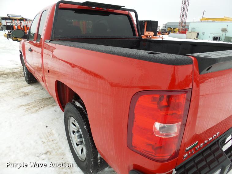 image for item AL9000 2011 Chevrolet Silverado 1500 LS Ext. Cab pickup truck