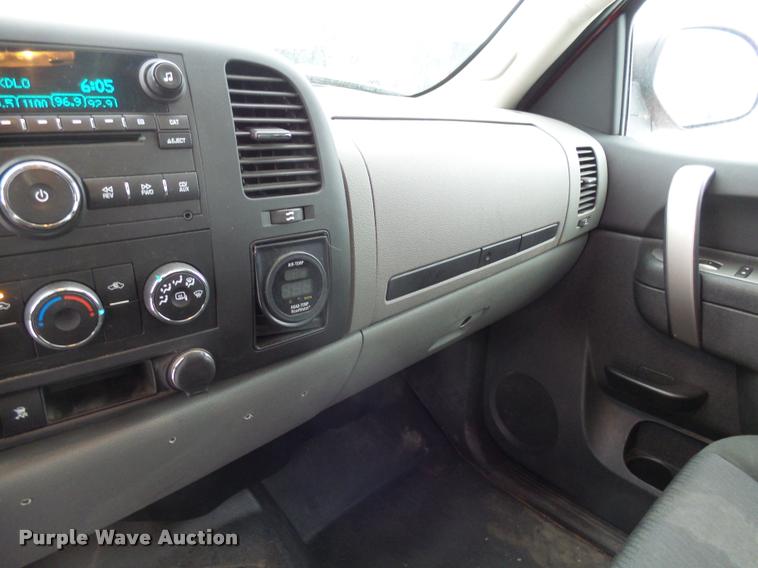 image for item AL9000 2011 Chevrolet Silverado 1500 LS Ext. Cab pickup truck