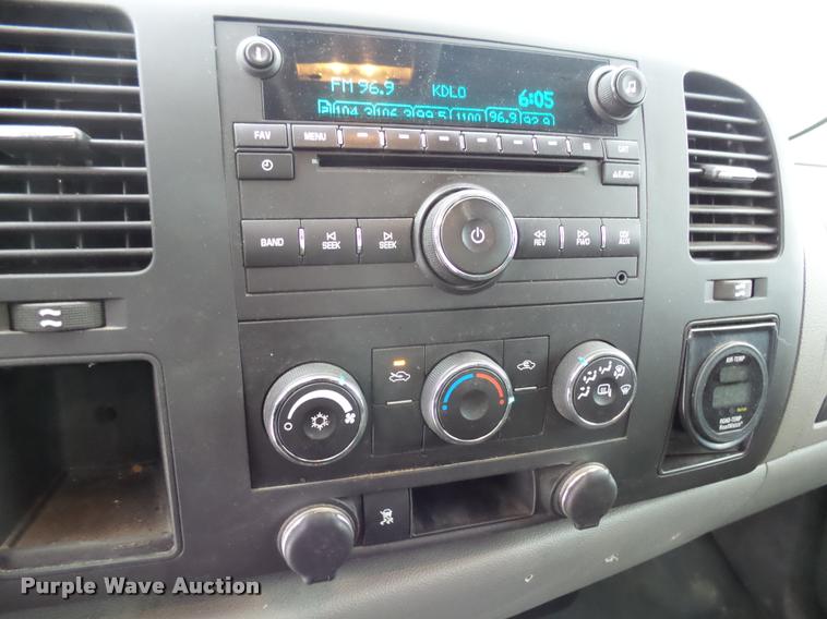 image for item AL9000 2011 Chevrolet Silverado 1500 LS Ext. Cab pickup truck