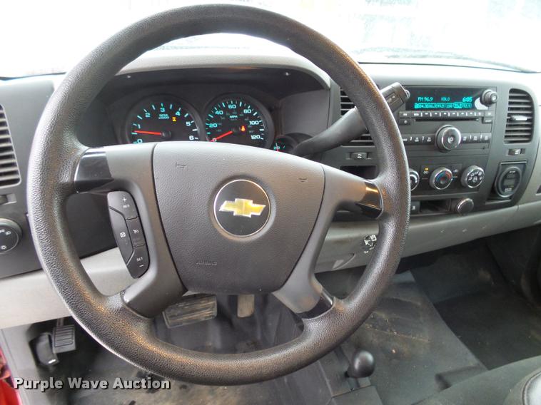 image for item AL9000 2011 Chevrolet Silverado 1500 LS Ext. Cab pickup truck