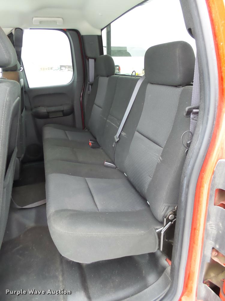 image for item AL9000 2011 Chevrolet Silverado 1500 LS Ext. Cab pickup truck