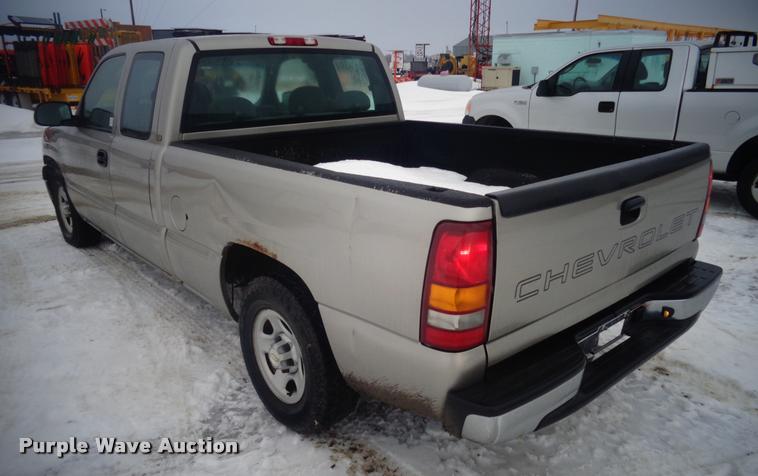 image for item AL9001 2002 Chevrolet Silverado 1500 Ext. Cab pickup truck