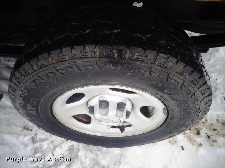 image for item AL9001 2002 Chevrolet Silverado 1500 Ext. Cab pickup truck