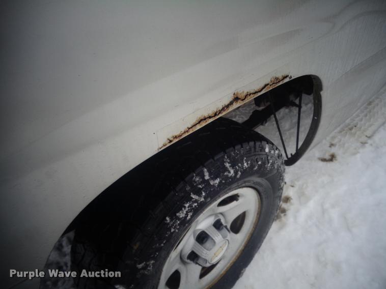 image for item AL9001 2002 Chevrolet Silverado 1500 Ext. Cab pickup truck