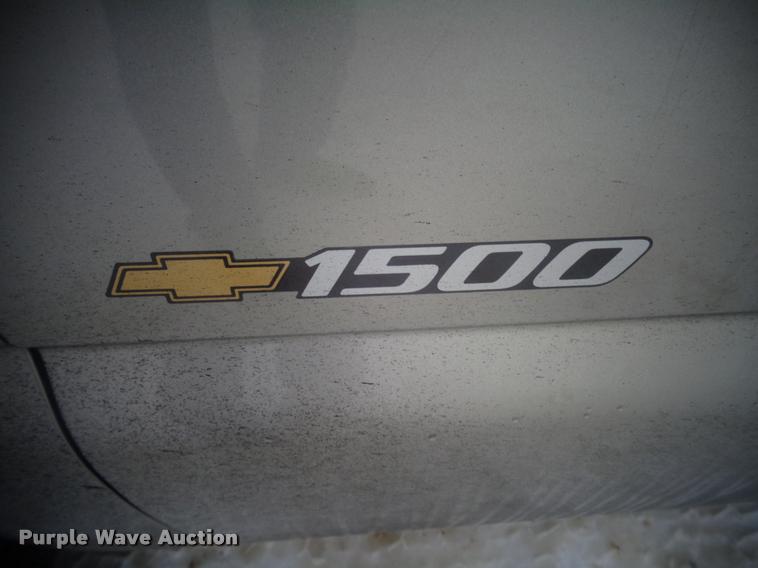 image for item AL9001 2002 Chevrolet Silverado 1500 Ext. Cab pickup truck