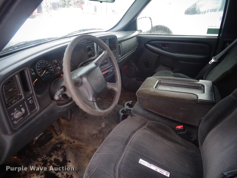 image for item AL9001 2002 Chevrolet Silverado 1500 Ext. Cab pickup truck