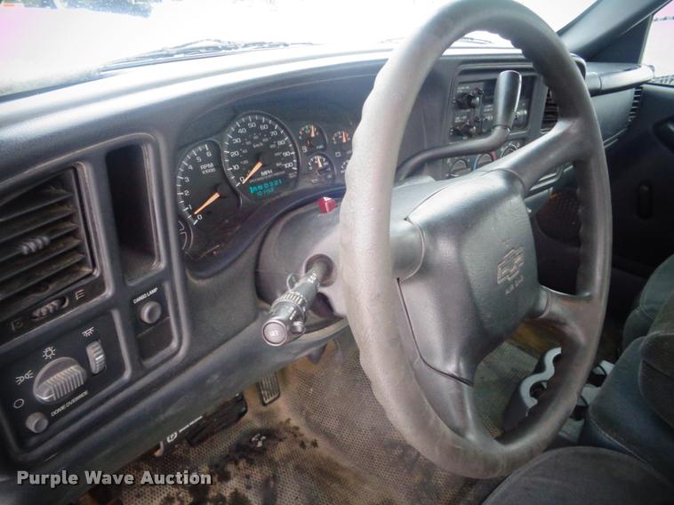 image for item AL9001 2002 Chevrolet Silverado 1500 Ext. Cab pickup truck