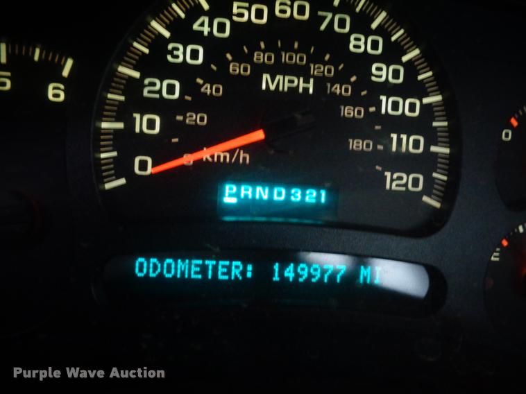 image for item AL9003 2005 Chevrolet Silverado 2500HD Ext. Cab pickup truck