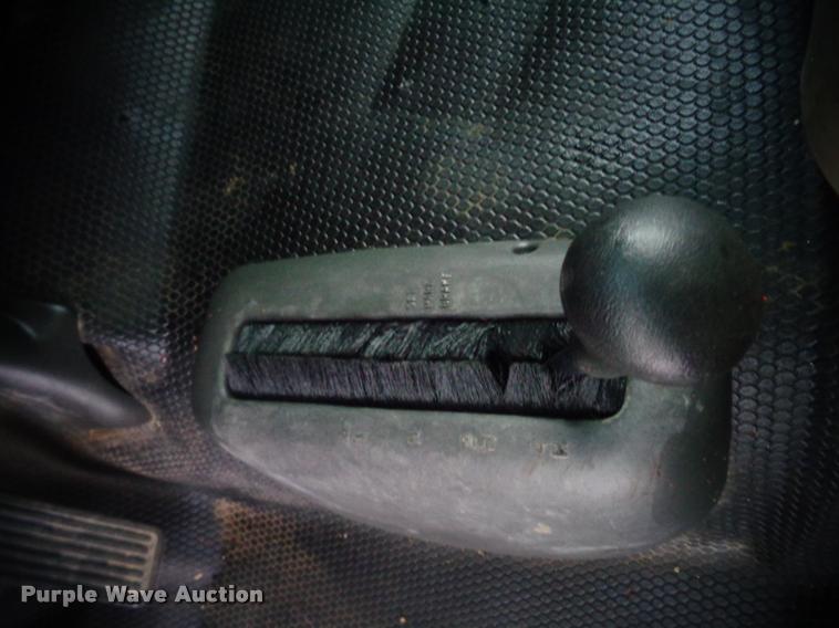 image for item AL9003 2005 Chevrolet Silverado 2500HD Ext. Cab pickup truck