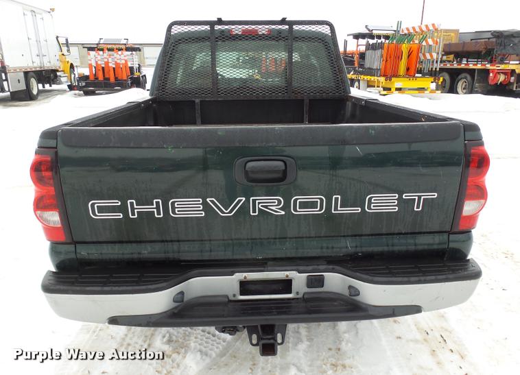 image for item AL9004 2006 Chevrolet Silverado 1500 Ext. Cab pickup truck