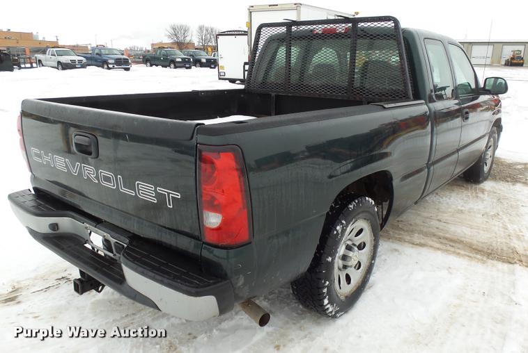 image for item AL9004 2006 Chevrolet Silverado 1500 Ext. Cab pickup truck