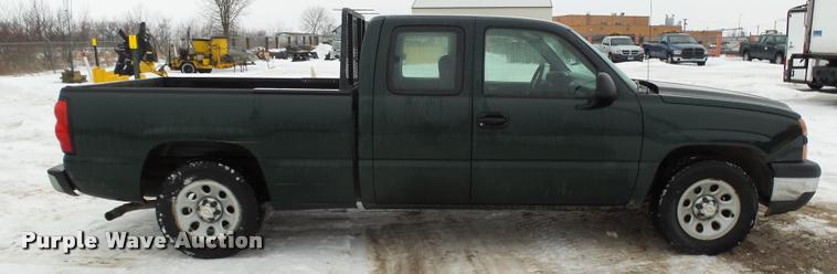 image for item AL9004 2006 Chevrolet Silverado 1500 Ext. Cab pickup truck