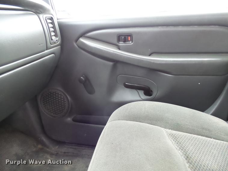 image for item AL9004 2006 Chevrolet Silverado 1500 Ext. Cab pickup truck