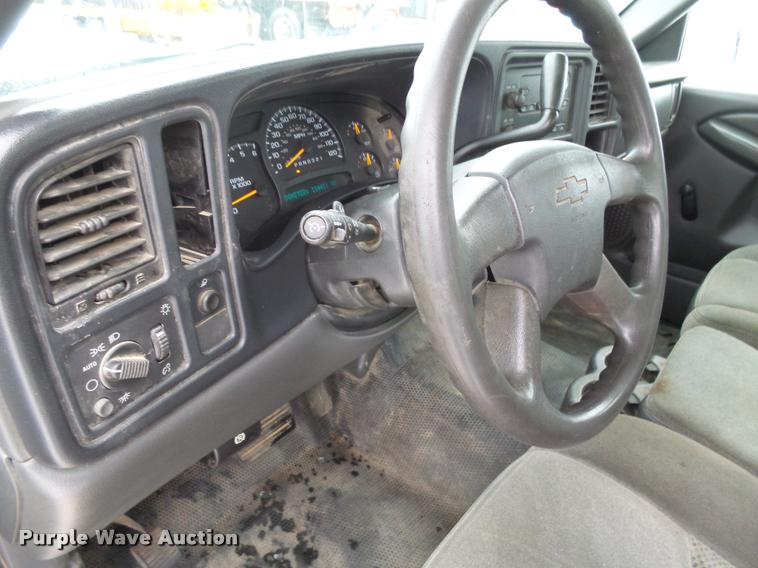 image for item AL9004 2006 Chevrolet Silverado 1500 Ext. Cab pickup truck