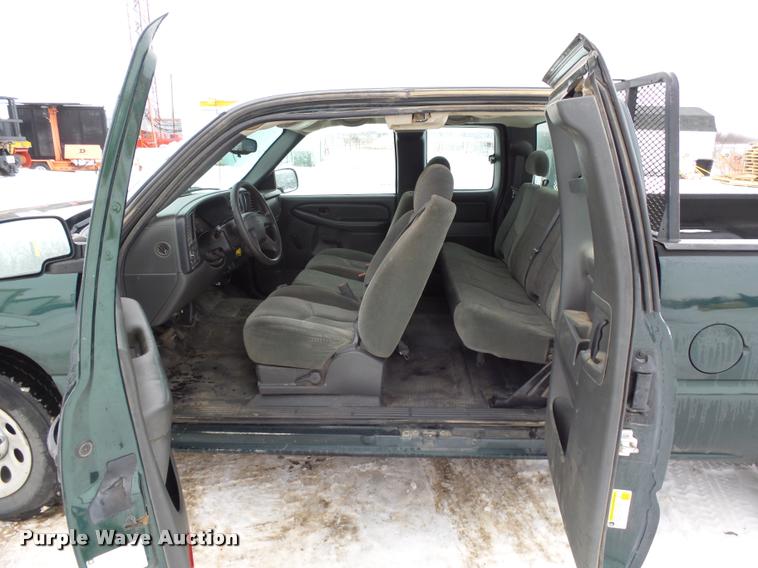 image for item AL9004 2006 Chevrolet Silverado 1500 Ext. Cab pickup truck