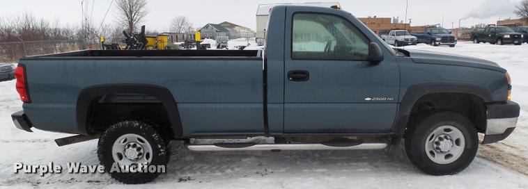 image for item AL9006 2006 Chevrolet Silverado 2500HD pickup truck