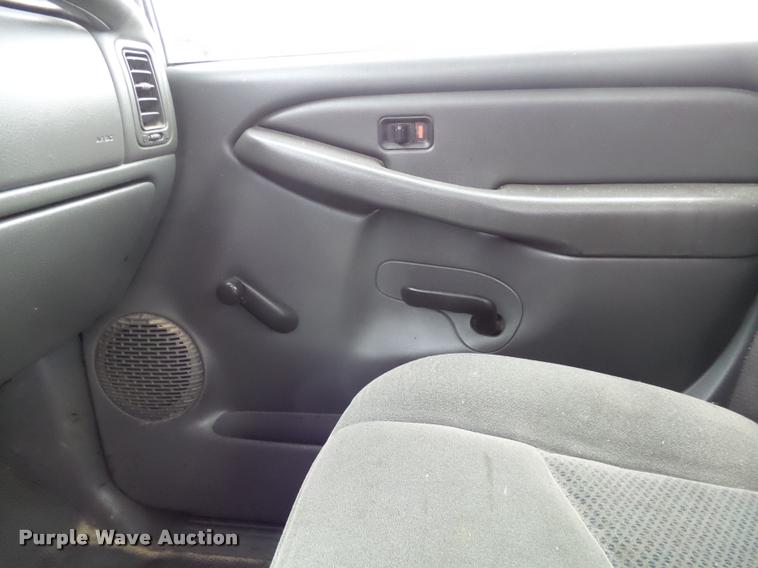 image for item AL9006 2006 Chevrolet Silverado 2500HD pickup truck