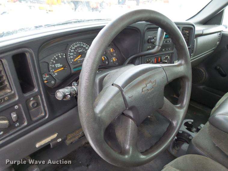 image for item AL9006 2006 Chevrolet Silverado 2500HD pickup truck