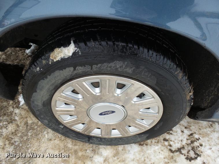 image for item AL9007 2007 Ford Crown Victoria