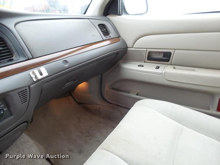 image for item AL9007 2007 Ford Crown Victoria