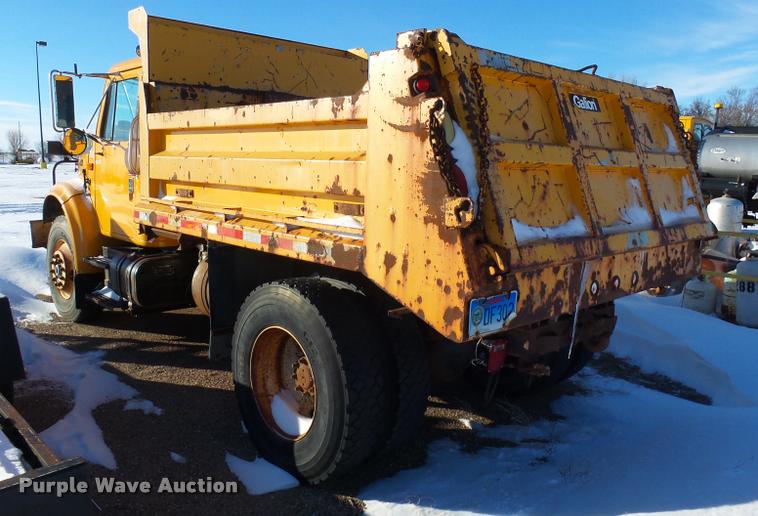 image for item AL9018 1995 International 4700 dump truck