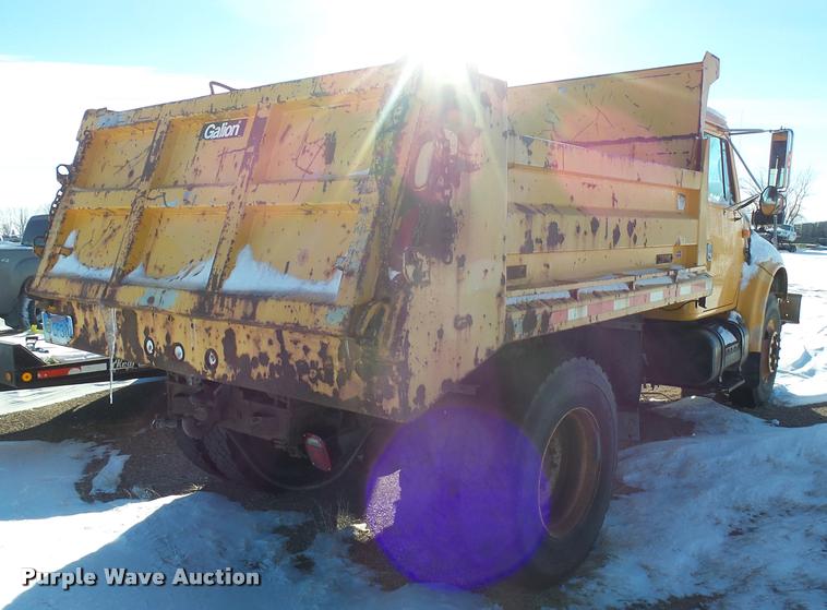 image for item AL9018 1995 International 4700 dump truck
