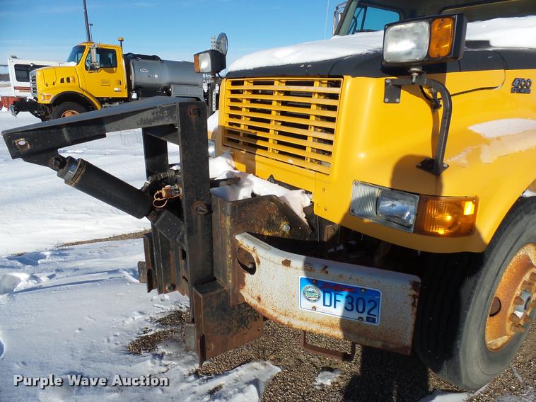 image for item AL9018 1995 International 4700 dump truck