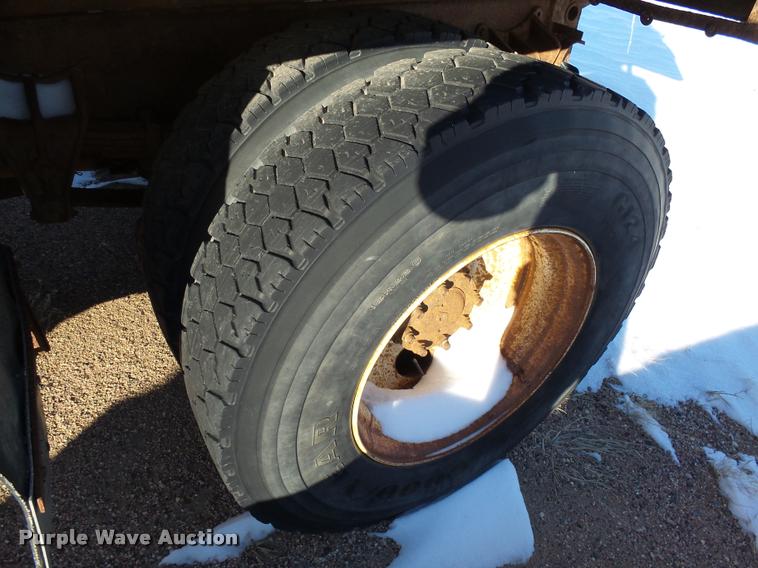 image for item AL9018 1995 International 4700 dump truck