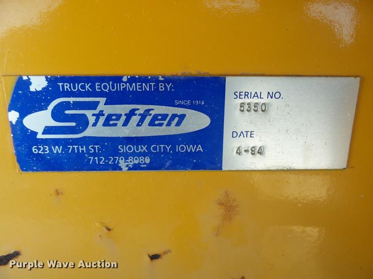 image for item AL9018 1995 International 4700 dump truck