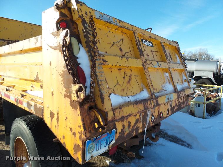 image for item AL9018 1995 International 4700 dump truck