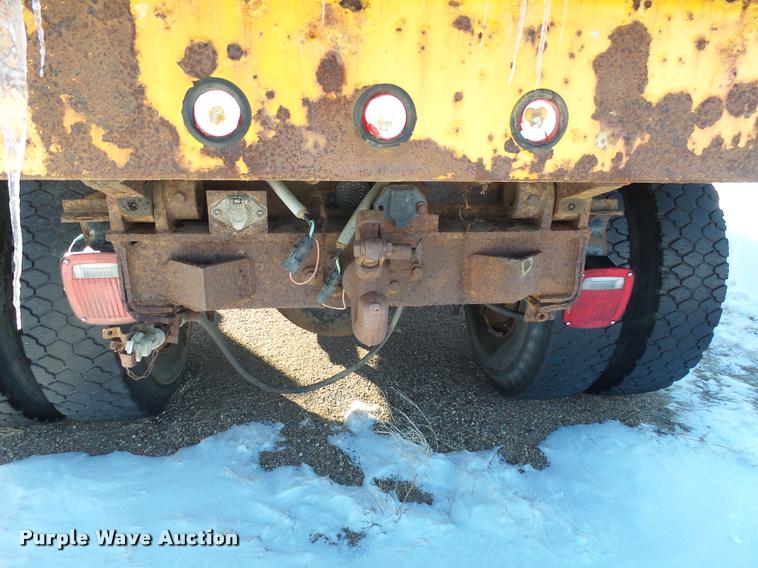 image for item AL9018 1995 International 4700 dump truck