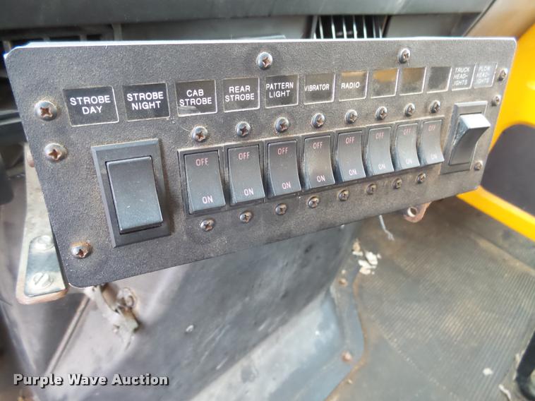 image for item AL9018 1995 International 4700 dump truck