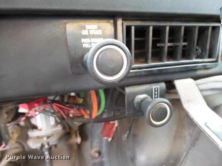 image for item AL9018 1995 International 4700 dump truck